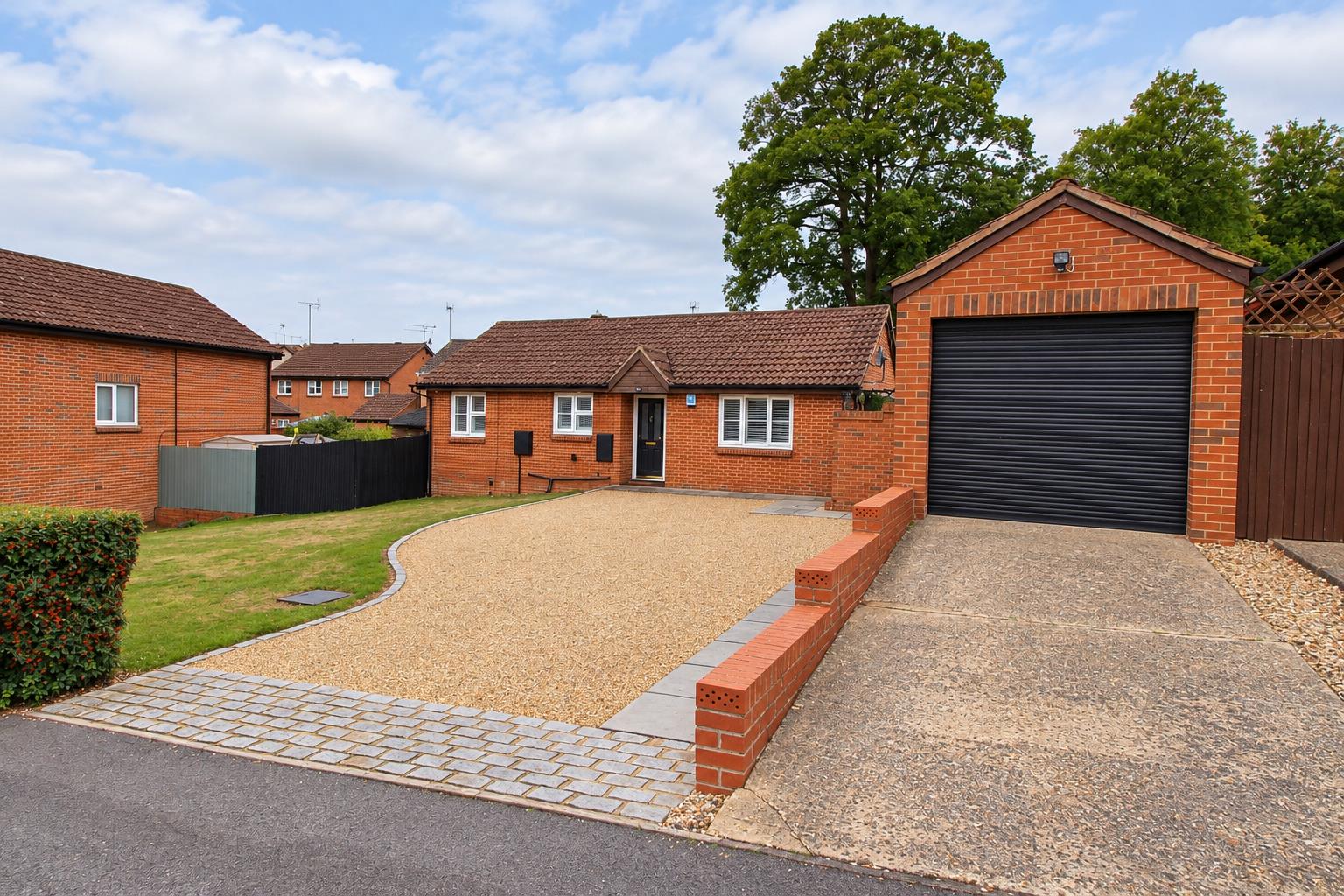 Simons Close, Tilehurst, Reading